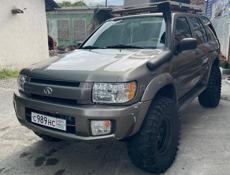 Infiniti QX4