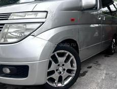 Nissan Elgrand