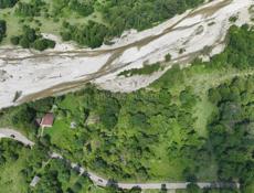 2.1🍋 Участок 50 соток , 40/100 метров в центре с. Мярхаул у Администрации. Участок ровный с выходом к речке