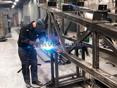 Выполняю сварочные работы