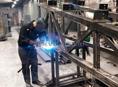 Выполняю сварочные работы