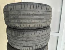 245 40 R19 две штуки 