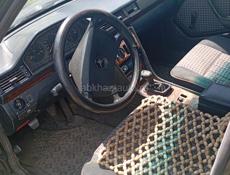 Mercedes-Benz 124