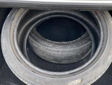 R18 245/40 
