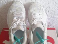 Кроссовки женские Nike, 37,5 размер, оригинал