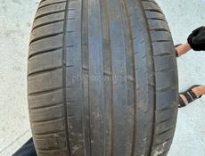 R20 295/40