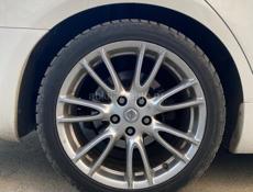 R18 245/40