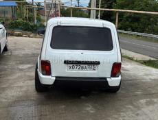 ВАЗ 2121