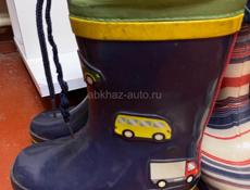 Резиновые сапоги, две пары 