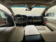 Toyota Sequoia