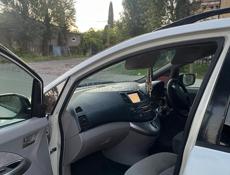 Mitsubishi Grandis