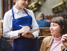 требуется официантка 