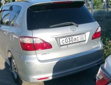 Toyota Ipsum