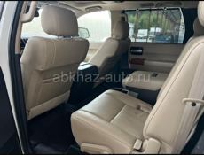 Toyota Sequoia