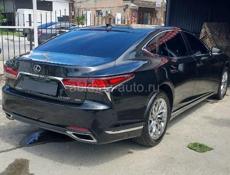 Lexus LS