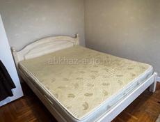 Продается кровать с матрасом ( двуспальная ) 180*200 
