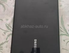 Ноутбук Samsung. Win7/HDD320/Graphics 512Мб