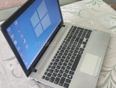 Ноутбук Samsung. Win7/HDD320/Graphics 512Мб