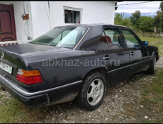 Mercedes-Benz 124