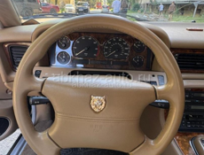 Jaguar XJ6