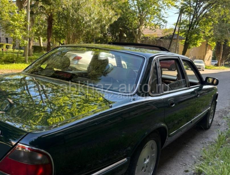 Jaguar XJ6
