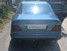 Mercedes-Benz 124