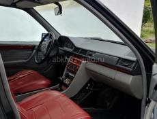Mercedes-Benz 124