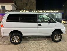 Mitsubishi L 300
