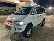 Mitsubishi L 300