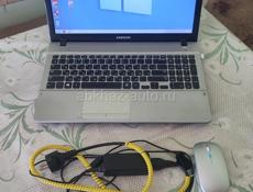 Ноутбук Samsung. Win7/HDD320/Graphics 512Мб