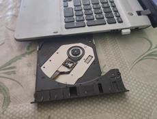 Ноутбук Samsung. Win7/HDD320/Graphics 512Мб