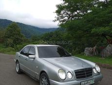 Mercedes-Benz 200-Series