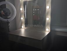 Продается трюмо для визажиста состояние отличное, в собранном состоянии 