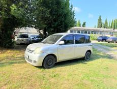 Toyota Isis