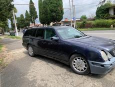 Mercedes-Benz 200-Series