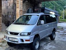 Mitsubishi L 400