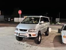 Mitsubishi L 400