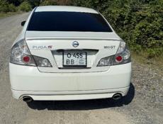 Nissan fuga