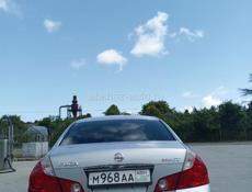 Nissan fuga