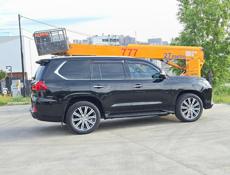 Lexus LX