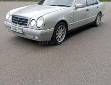 Mercedes-Benz 200-Series