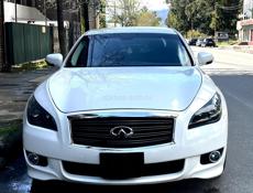 Infiniti QX4