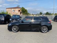 Lexus RS