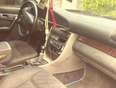 Audi 100