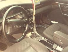 Audi 100