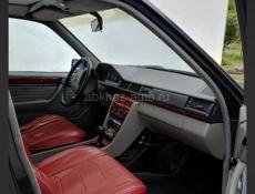 Mercedes-Benz 124