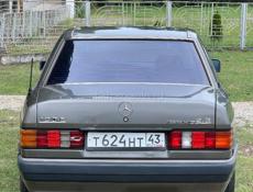 Mercedes-Benz 190