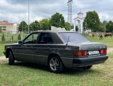 Mercedes-Benz 190