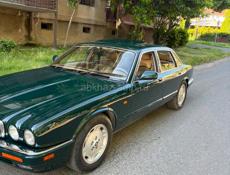 Jaguar XJ6