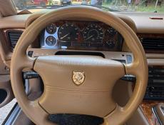 Jaguar XJ6